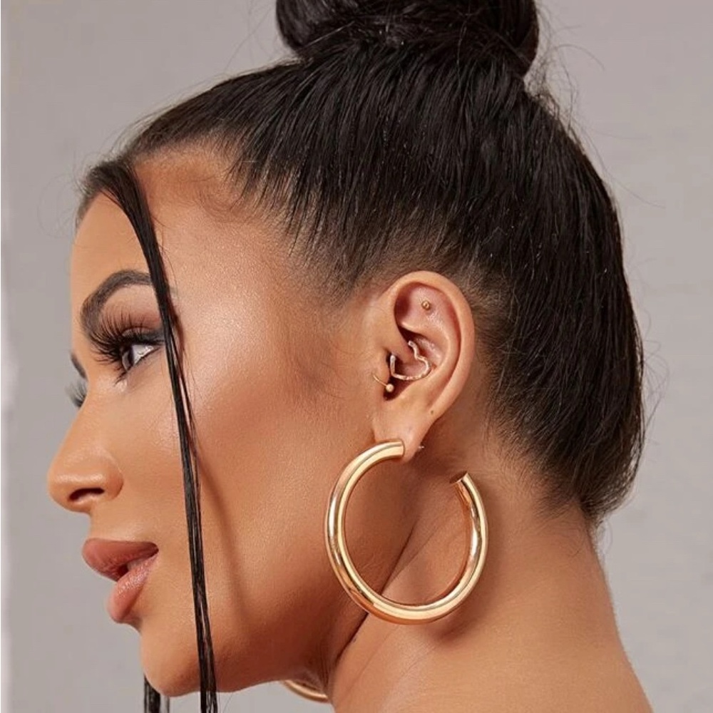 NEW Elegant Gold Hoop Earrings